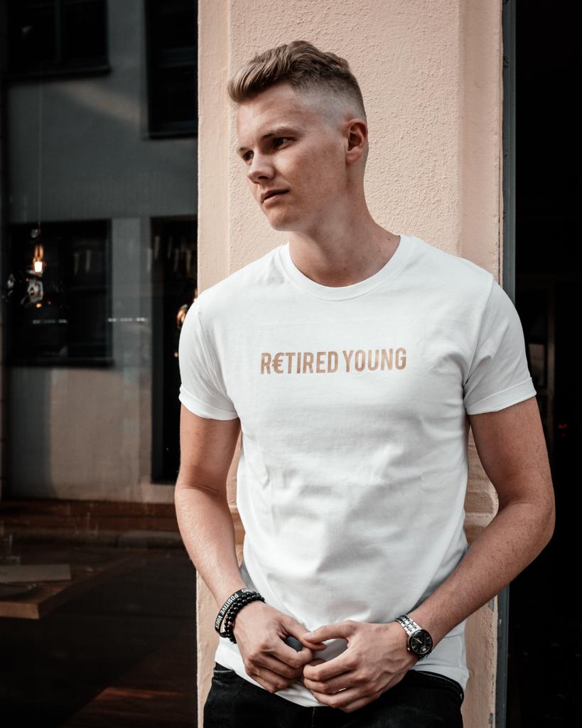 R€TIRED YOUNG | T-SHIRT Weiß