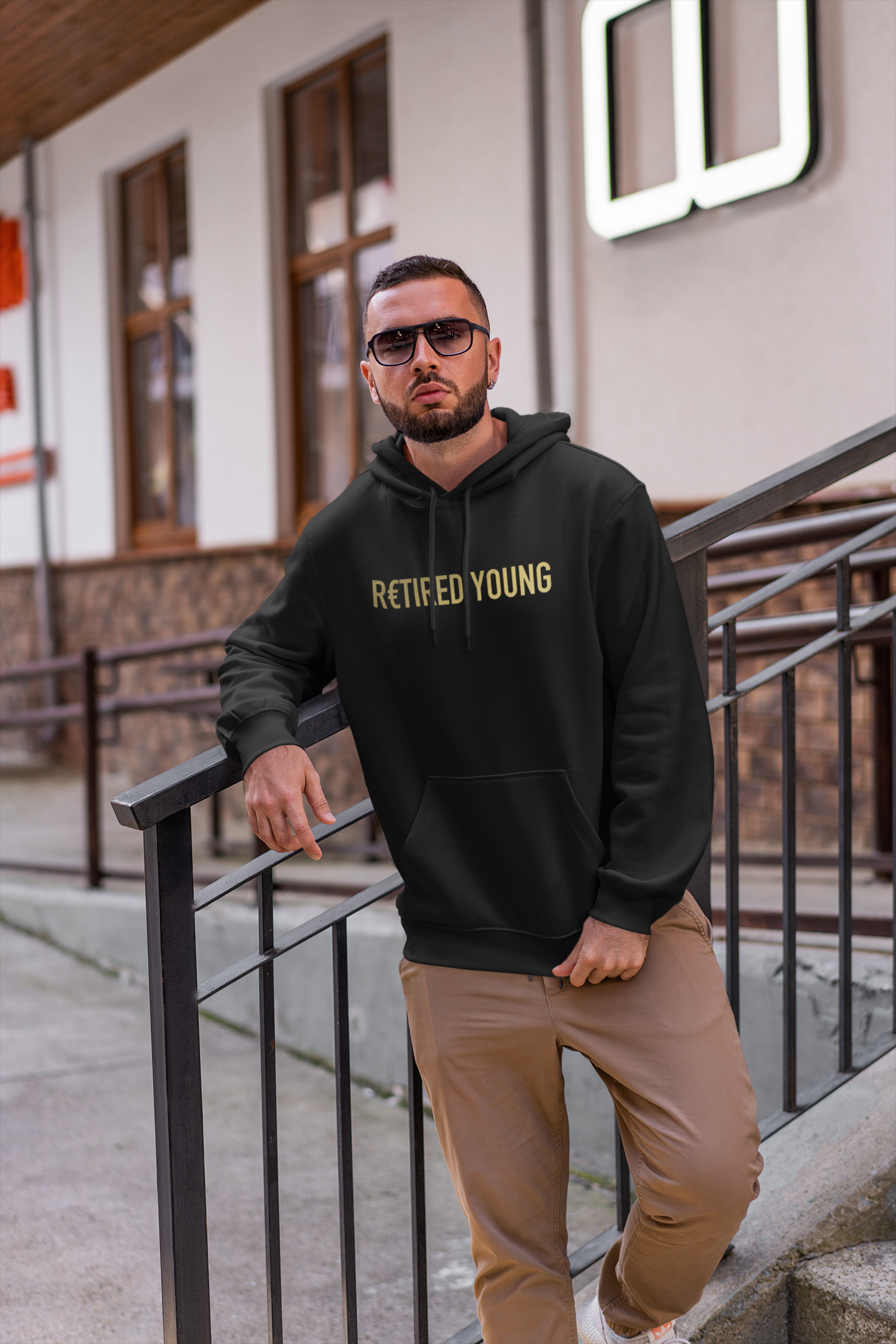 R€TIRED YOUNG | HOODIE SCHWARZ